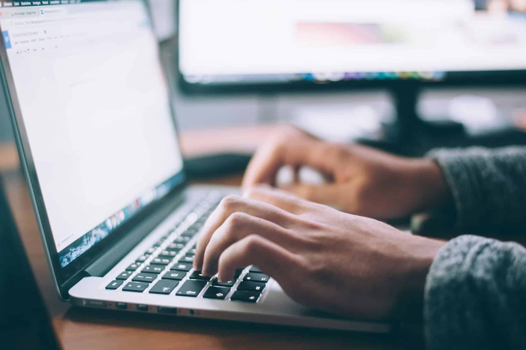 Devenir copywriter freelance : votre passeport pour la liberté créative