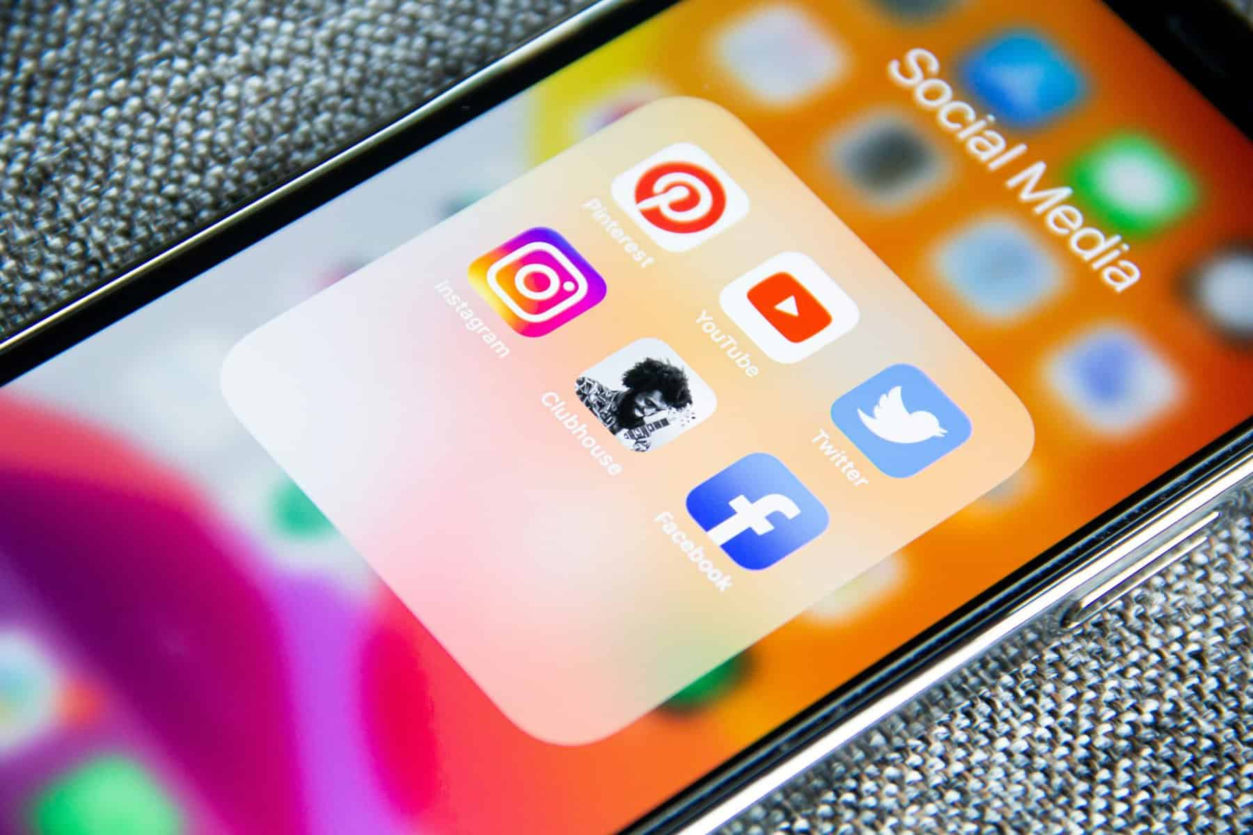 Community manager freelance : avantages et coûts